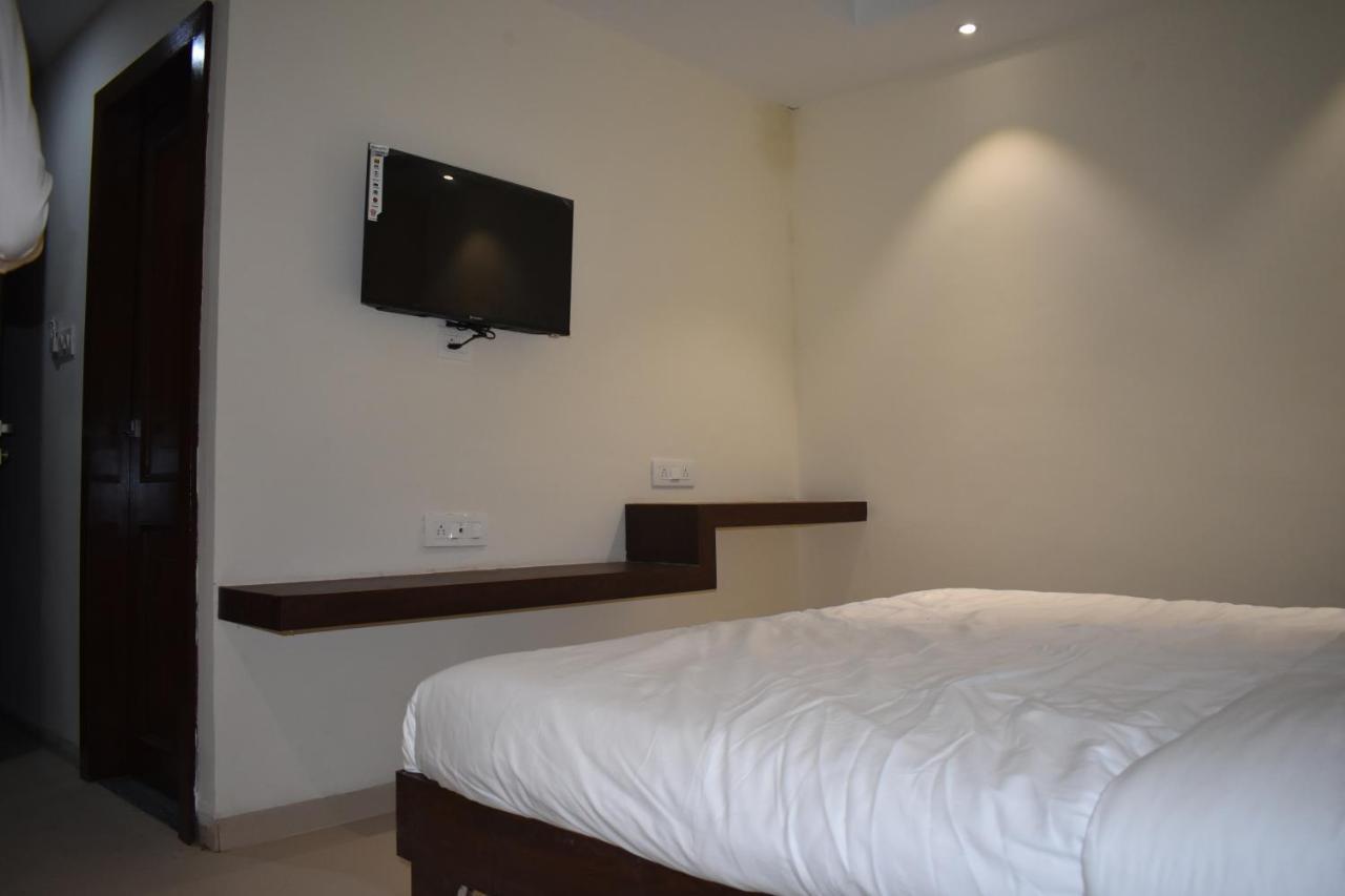 Hotel Vrindavan Palace Indore Exterior photo