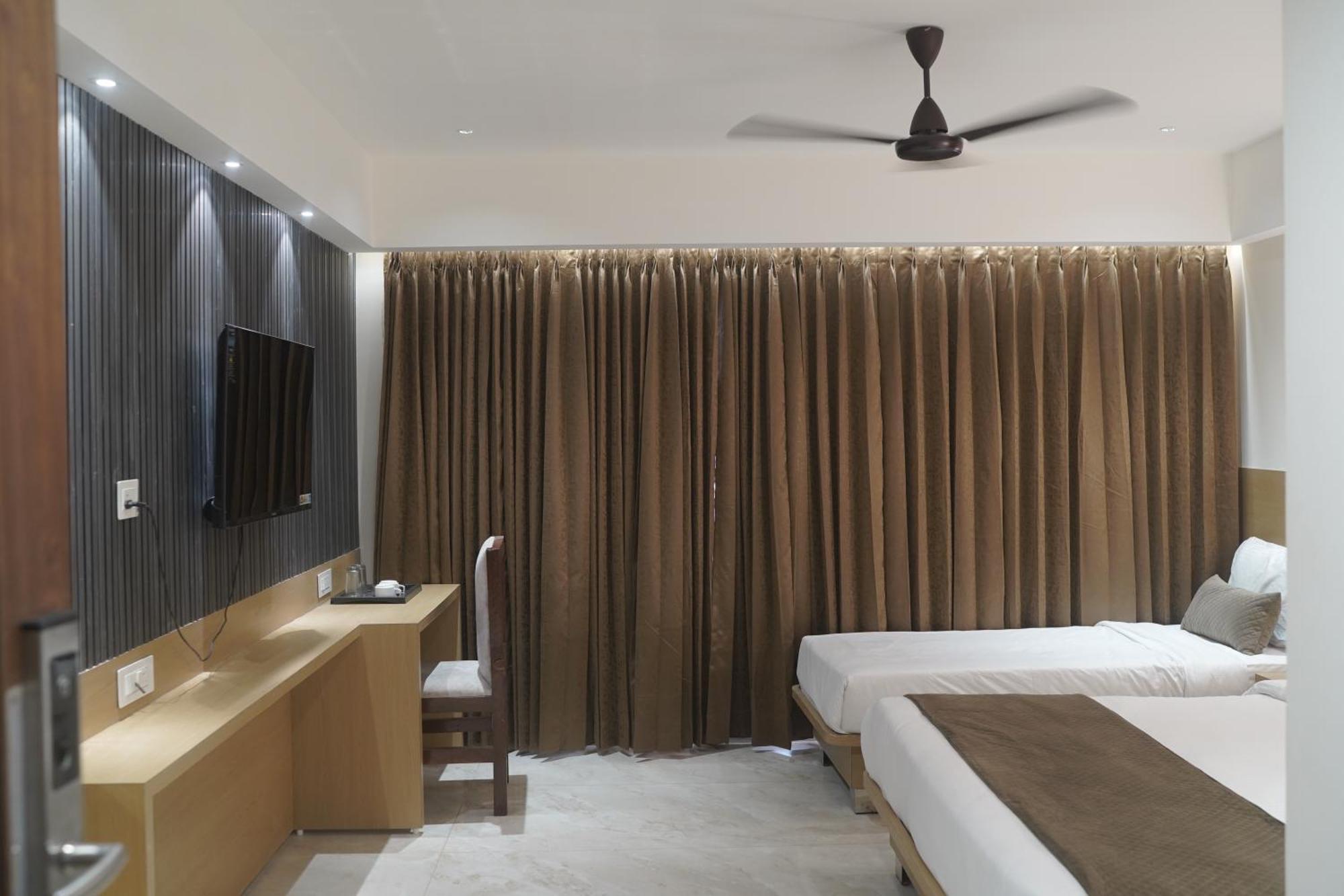 Hotel Vrindavan Palace Indore Exterior photo