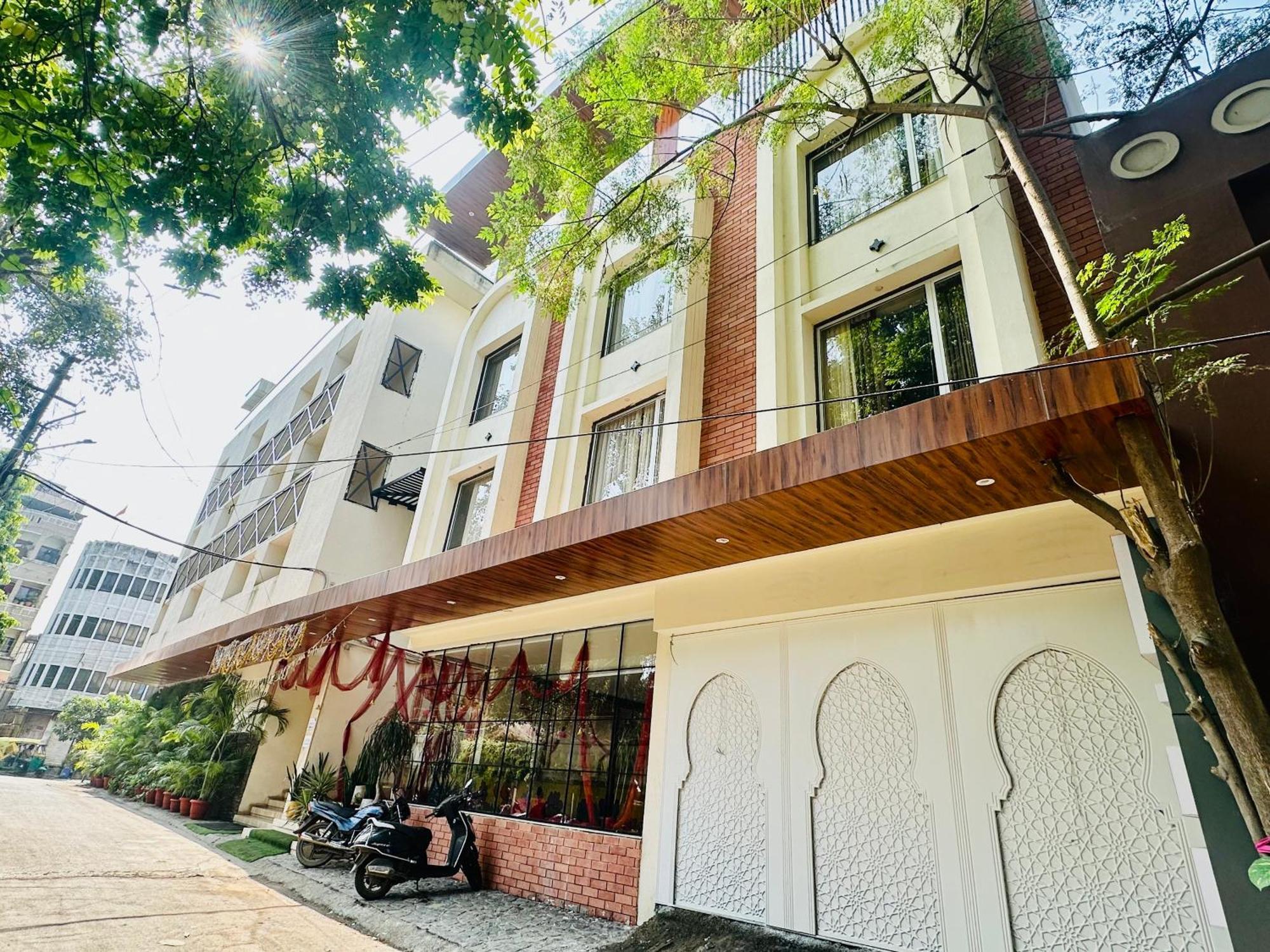 Hotel Vrindavan Palace Indore Exterior photo